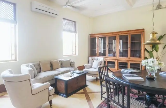 Phenominal Beach Villa Set In 20 Acres With Floodlit Tennis Court - Oda