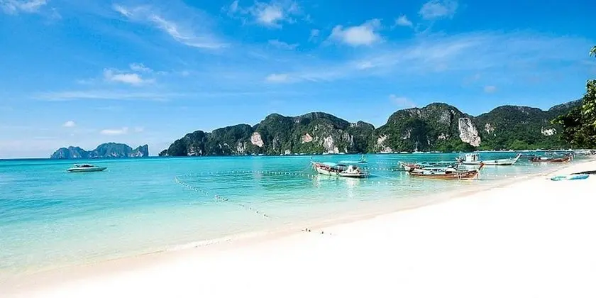 Phi Phi Andaman Beach Resort - Plaj