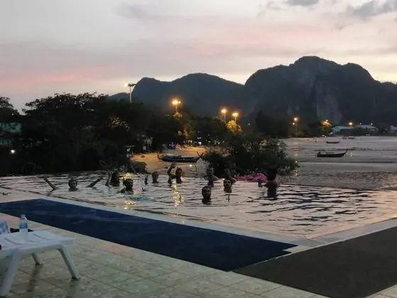 Phi Phi View Point Resort - Plaj