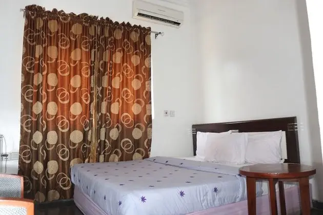 Phisbond Hotels