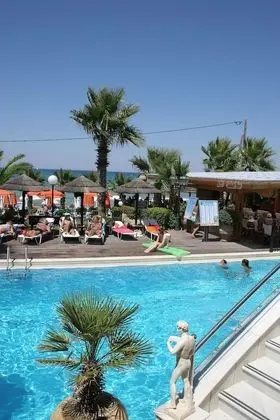 Phoenix Beach Hotel - Havuz