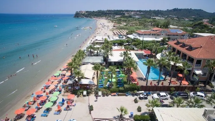 Phoenix Beach Hotel - Plaj
