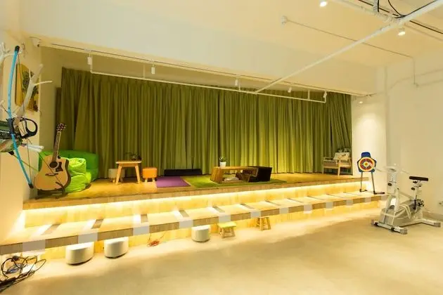 Phoenix Egg Youth Hostel - Lobi
