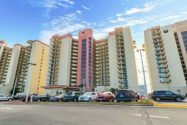 Phoenix II Beachfront Condos - Öne Çıkan Resim
