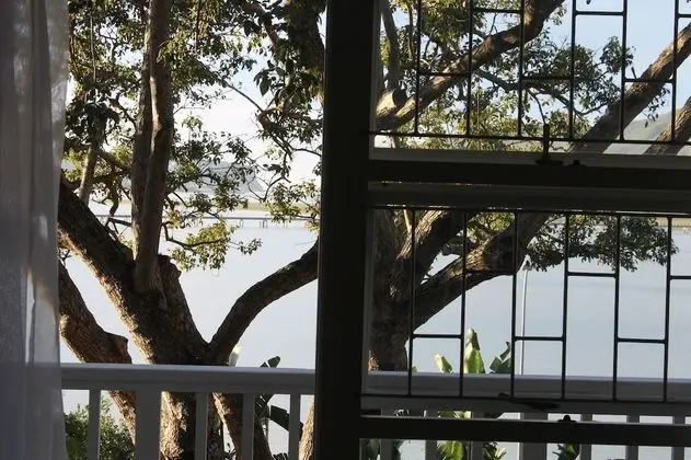 Phoenix Lodge and Waterside Accommodation - İç Mekan