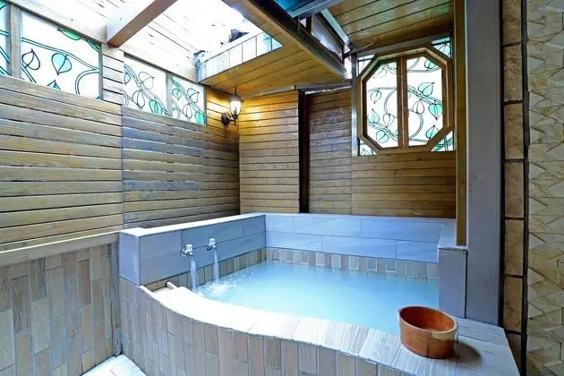 PHOENIX PAVILION HOT SPRING HOTEL