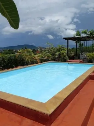 Phompassorn Apartment - Havuz