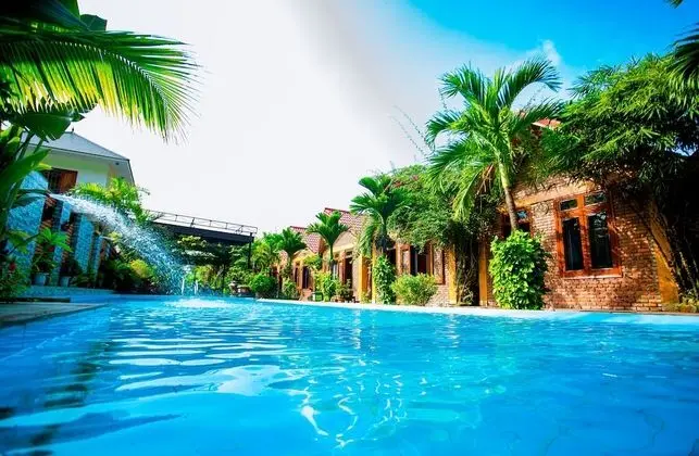 Phong Nha Hillside View Bungalow - Havuz