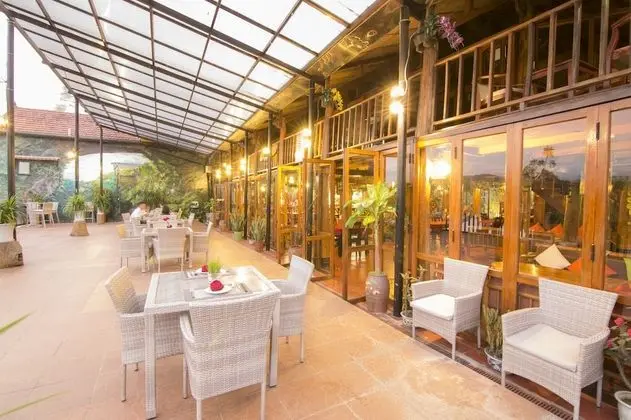 Phong Nha Lake House - Yerinde Yemek