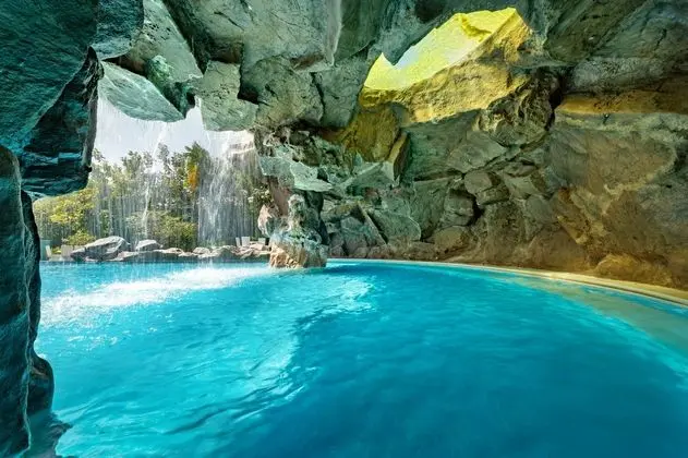 Phukalini Luxury Pool Villa & Onsen - Havuz