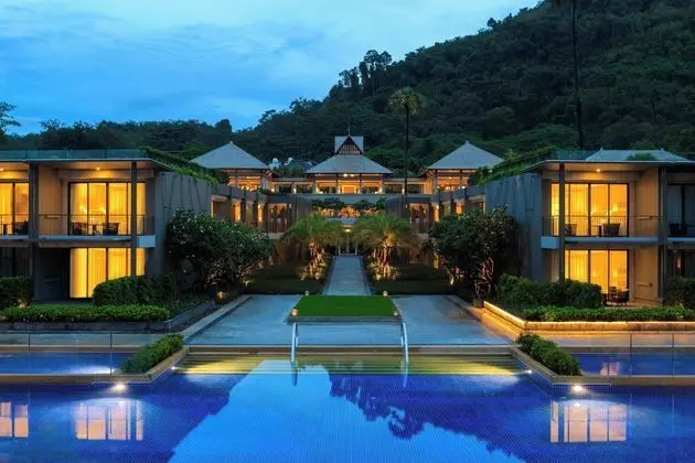 Phuket Marriott Resort and Spa, Nai Yang Beach - Havuz