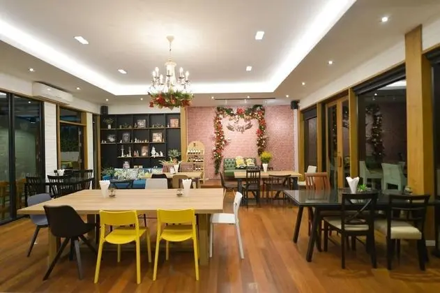 Phuket View Coffee and Resort - İç Mekan