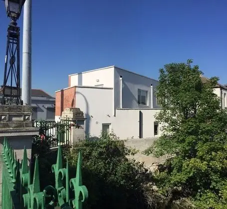 Pia House