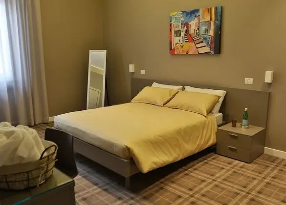 Piazza Italia  -  Rooms  for Rent