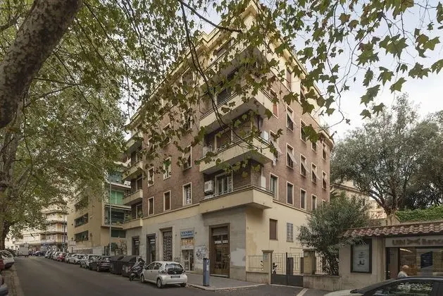 Piazza Re di Roma Apartment