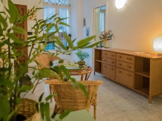 Picabon Apartment with AC and Balcony - İç Mekan