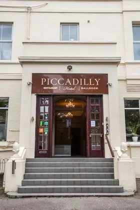 The Piccadilly Hotel - Dış Mekan