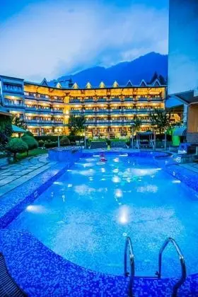 Piccadily Hotel Manali