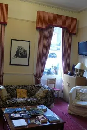 Pickwick Hall - Lobi