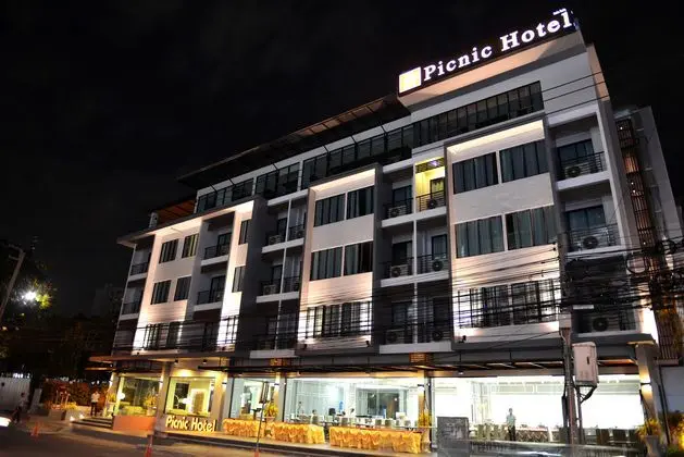 Picnic Hotel
