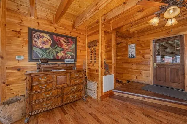 Picture Perfect- Seven Bedroom Cabin - Oda