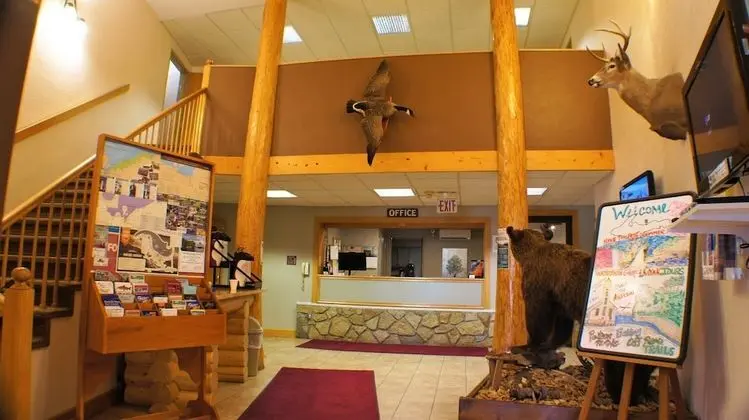 Pictured Rocks Inn & Suites - Lobi