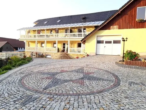 Picturesque Apartment in Lichtenhain With Pond - Öne Çıkan Resim