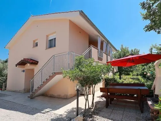 Picturesque Apartment in Šilo With Balcony - Dış Mekan