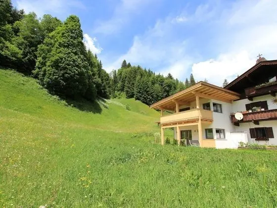 Picturesque Holiday Home With Terrace in Kirchberg