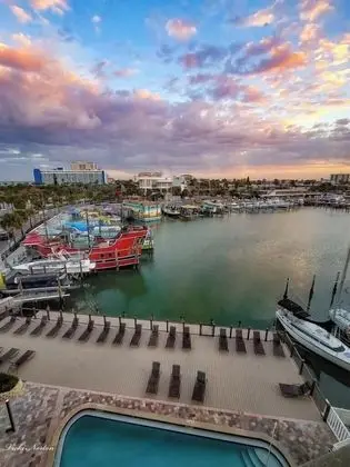 Pier House 60 Marina Hotel - Havuz