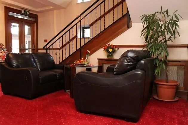 The Pier Hotel - Lobi