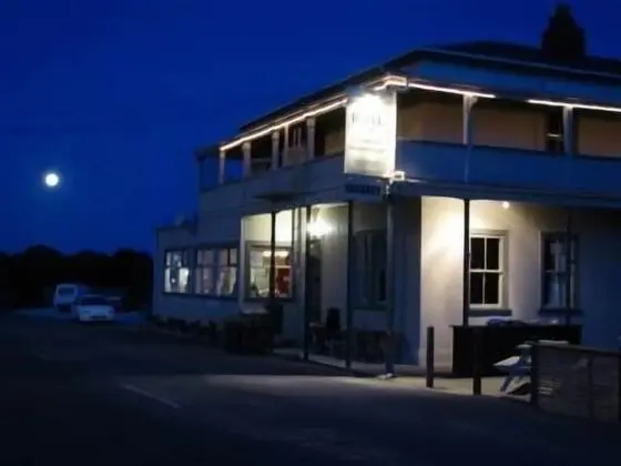 The Pier Hotel and Restaurant - Dış Mekan