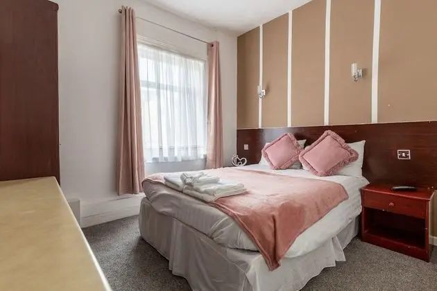 Pier Walk Hotel - Oda