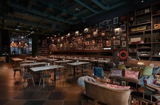 Pierdrei Hotel HafenCity Hamburg - Yerinde Yemek