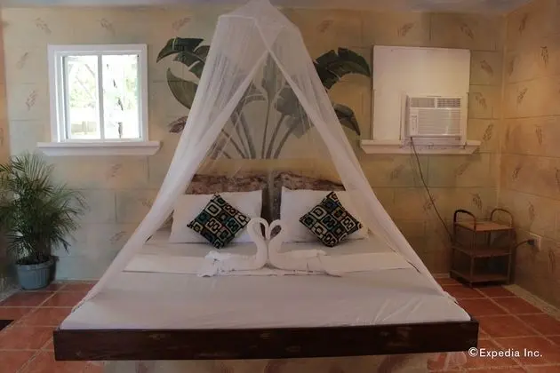 Pierhouse Lodging