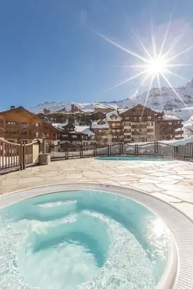 Pierre & Vacances Premium Arc 1950 Le Village - Havuz