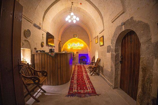 Pietra Cave Suites
