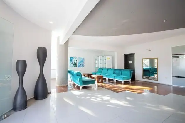 Pigale Beach Resort - Lobi