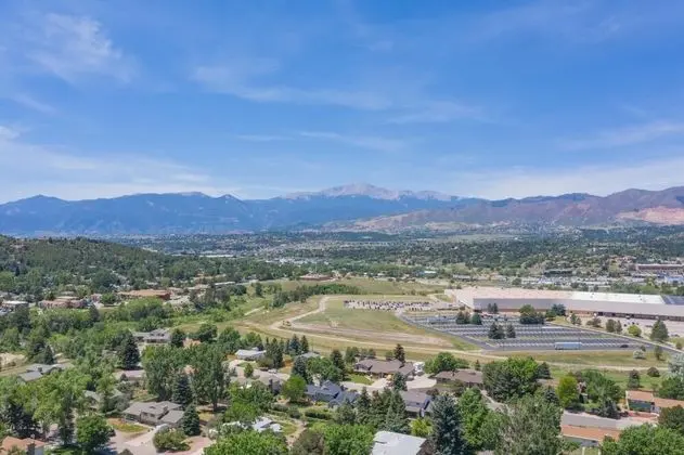 Pikes Peak Views Usaf Academy Dog-friendly