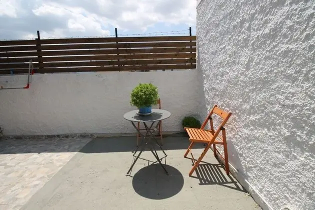 Pikinas Studios near ATH airport