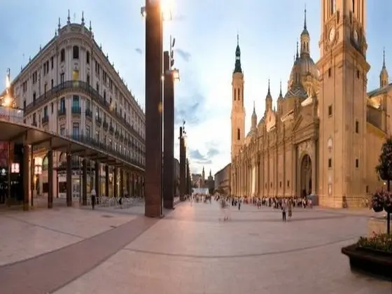 Pilar Plaza