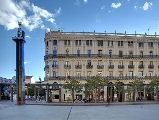 Pilar Plaza - Dış Mekan