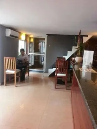 Pillar Hotel - Lobi