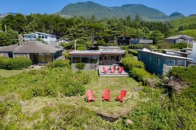 The Pilot House by Avantstay Stunning Home Right On Arch Cape Beach! - İç Mekan