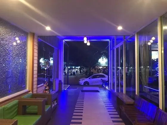 Pimpimarn Beach Hotel - Lobi