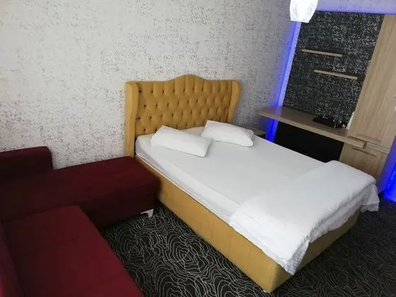 Pin Suites - Oda