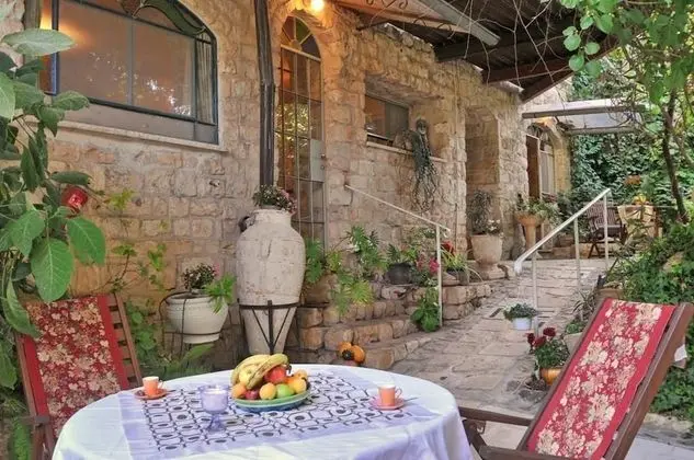 Pina Balev Inn