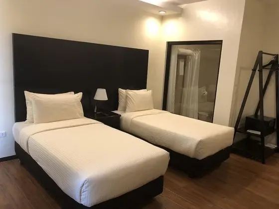 Piña Suites