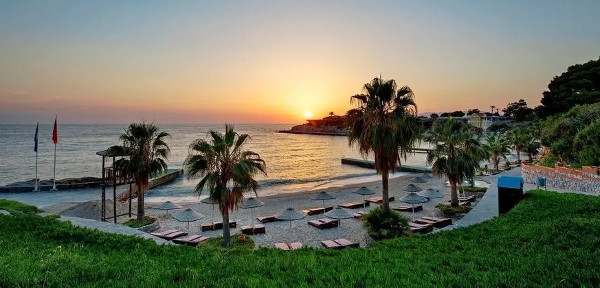 Pine Bay Holiday Resort - Plaj