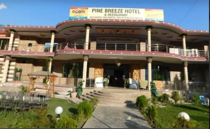 Hotel Pine Breeze And Restaurant
